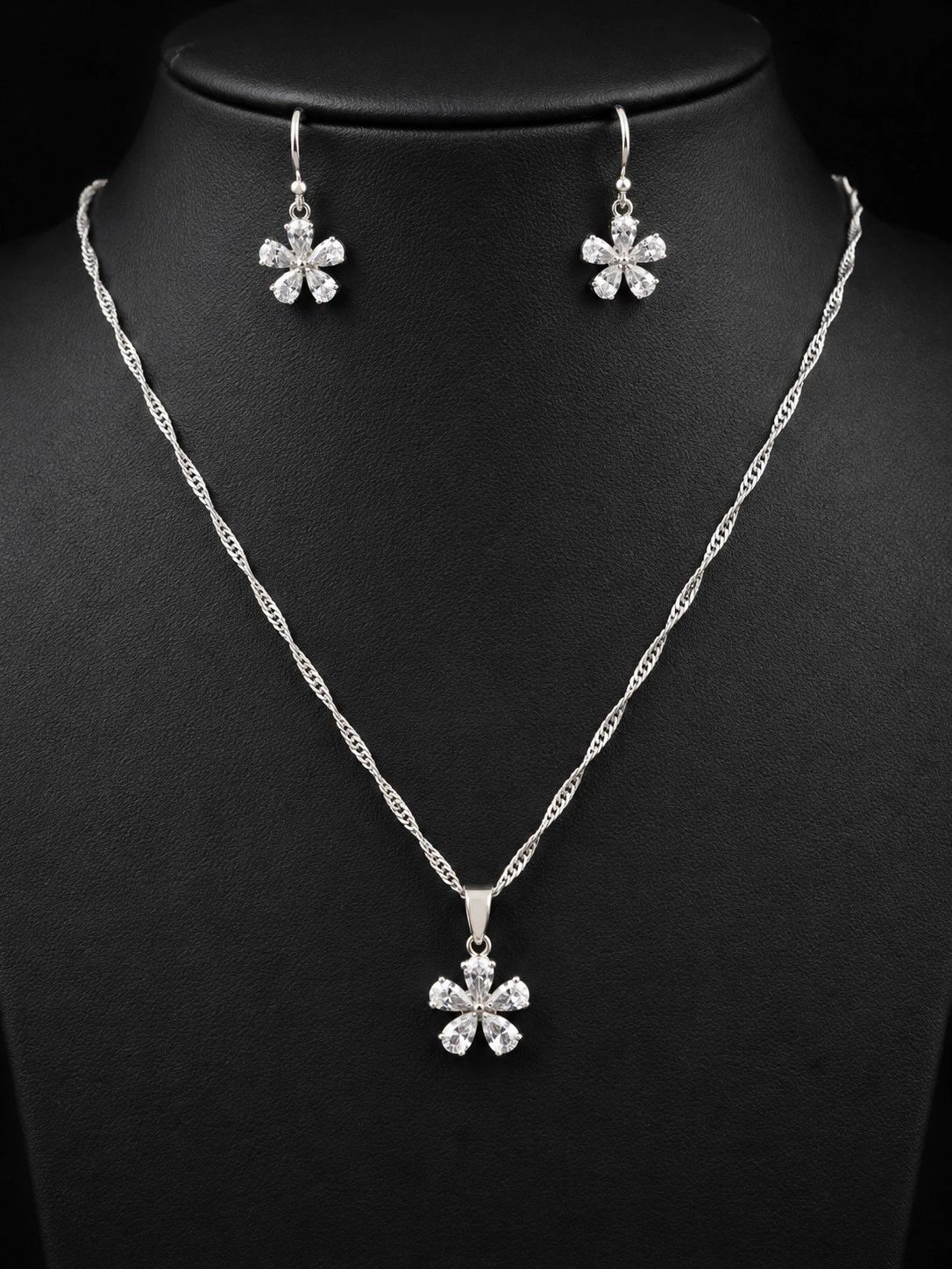 Sparkling Floral Necklace & Earring Set